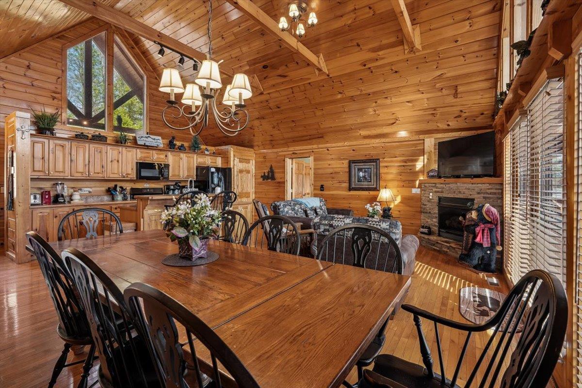21Dining Room
