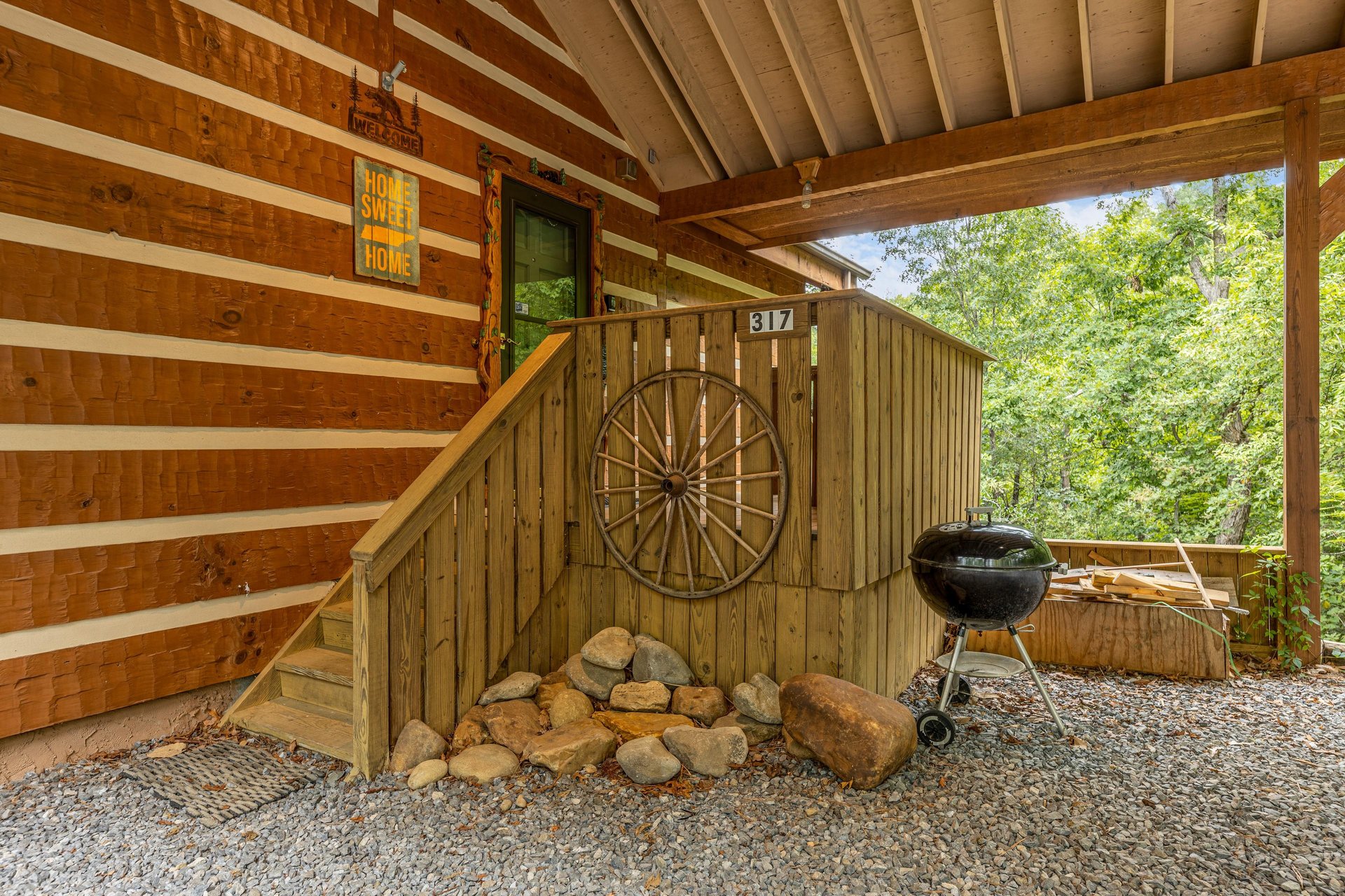 Entrance at Cubs Crib, a 3 bedroom cabin rental located in Gatlinburg