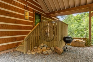 Entrance at Cubs Crib, a 3 bedroom cabin rental located in Gatlinburg