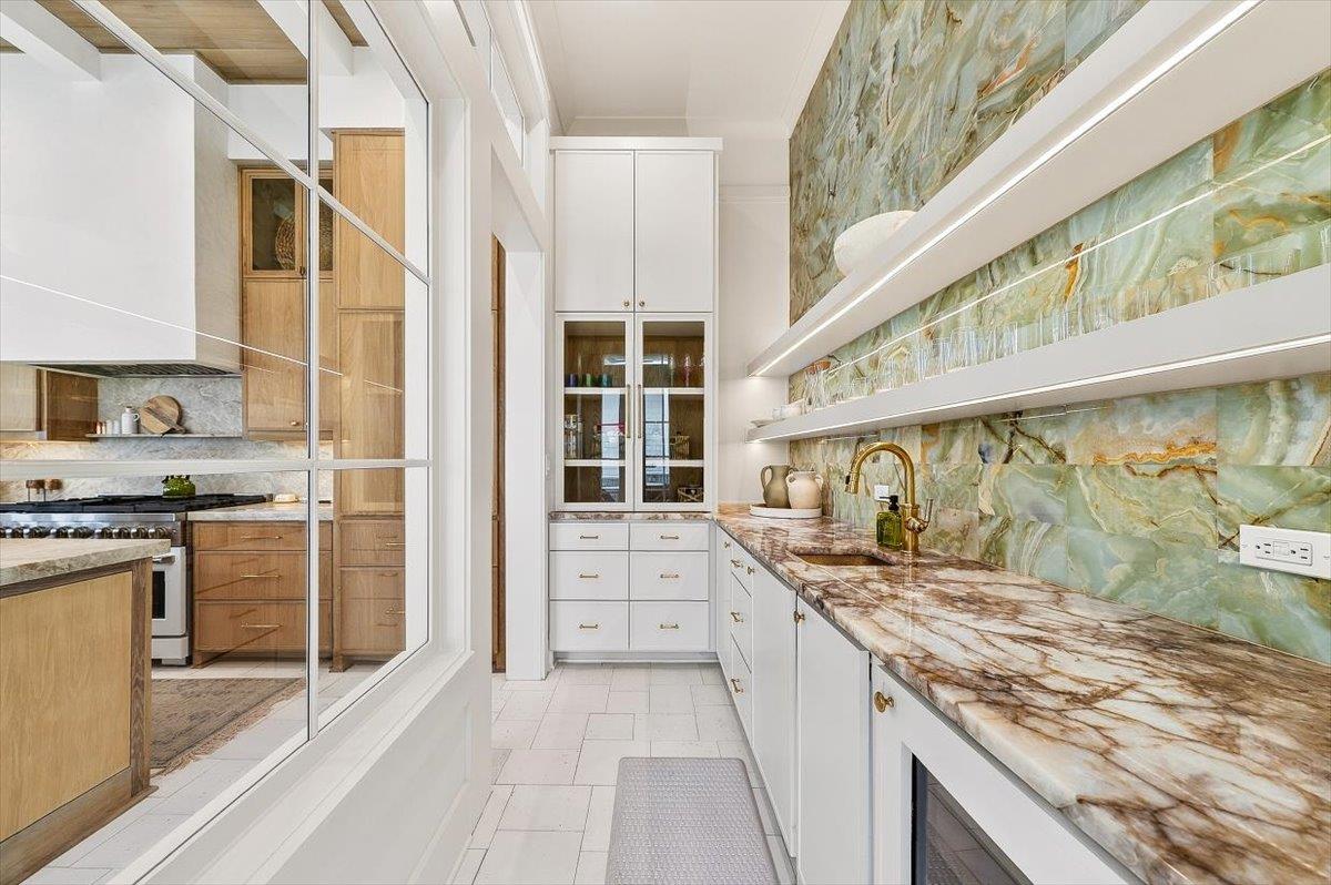 Kitchen, 1st Floor
