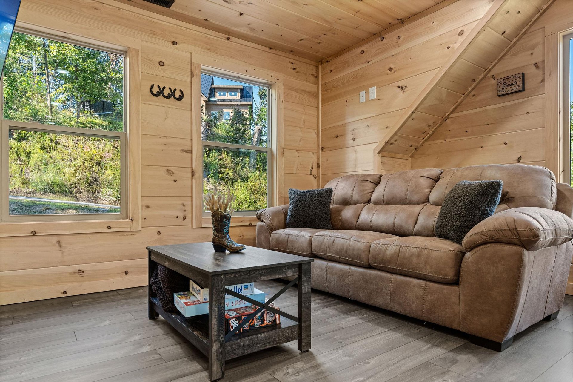 rockytoplodge25
