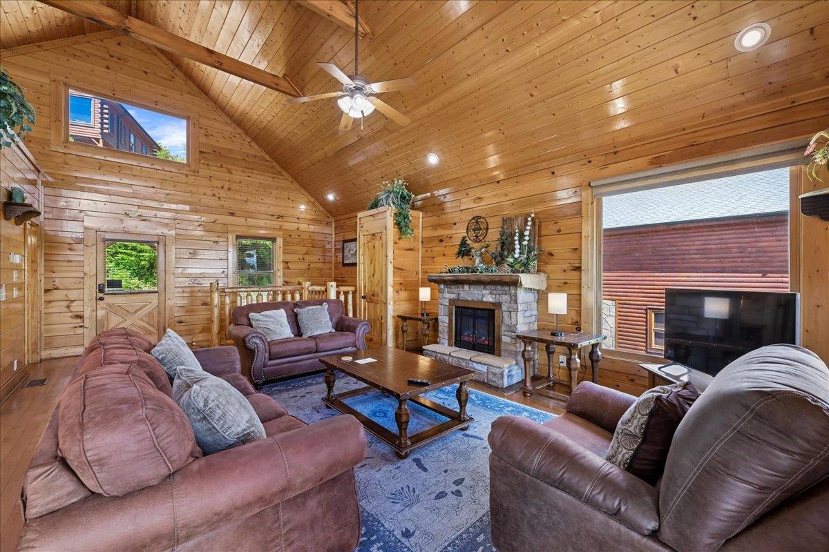Main LevelLiving Room
