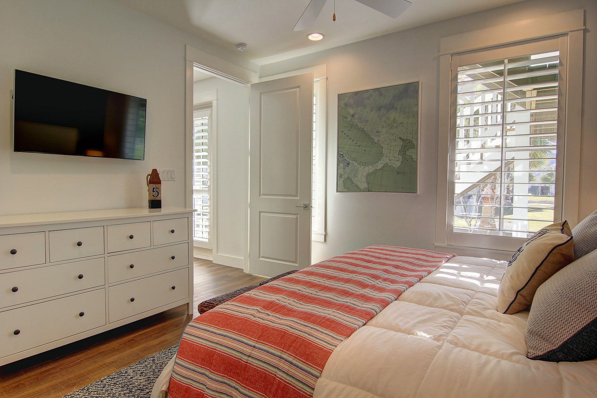 King Bedroom, 1st Floor