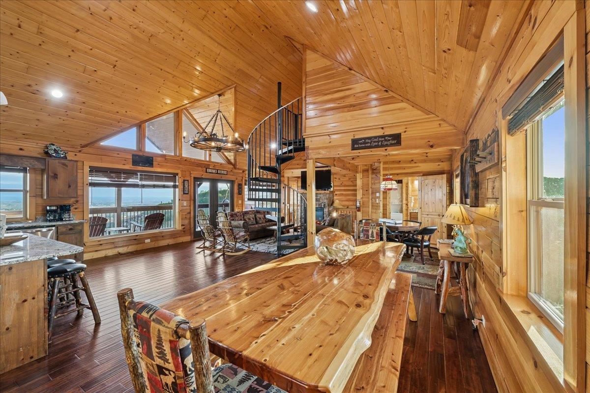58Dining Room