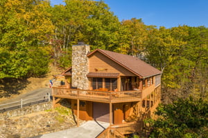 Lazy Bear Retreat cabin