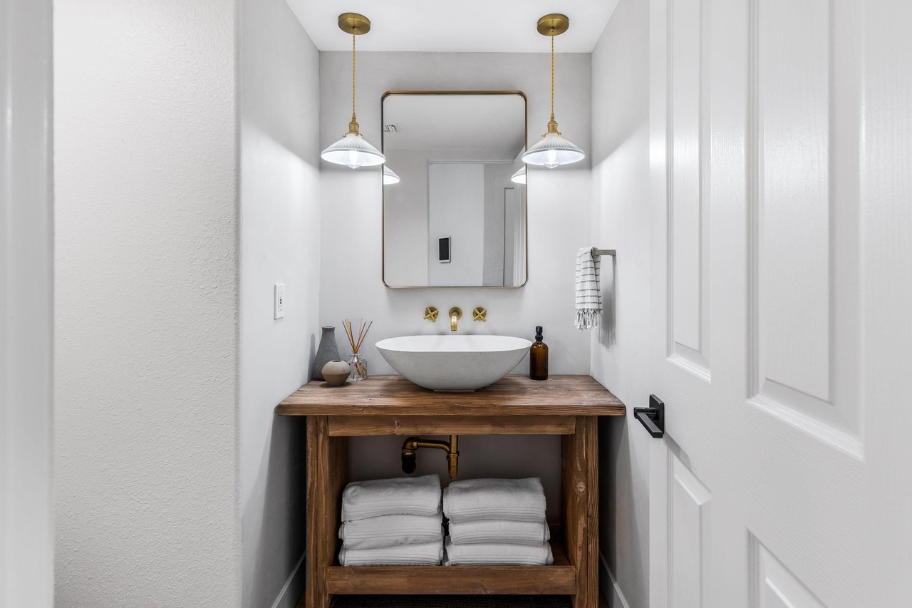 Half bathroom near the kitchen