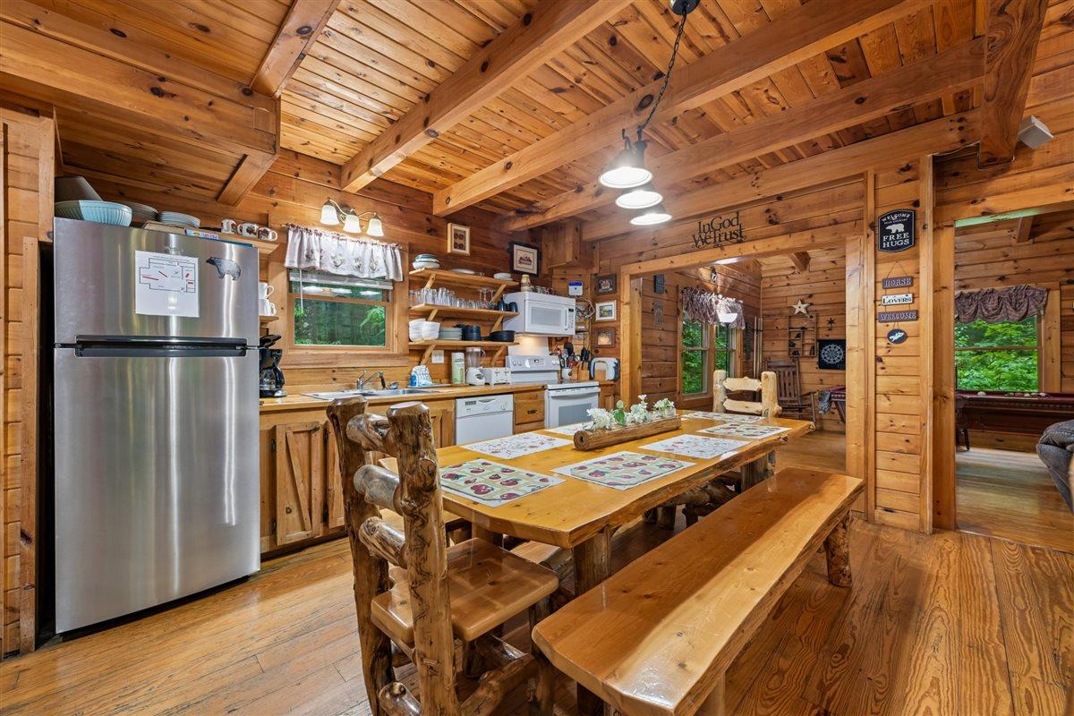 10Dining Area
