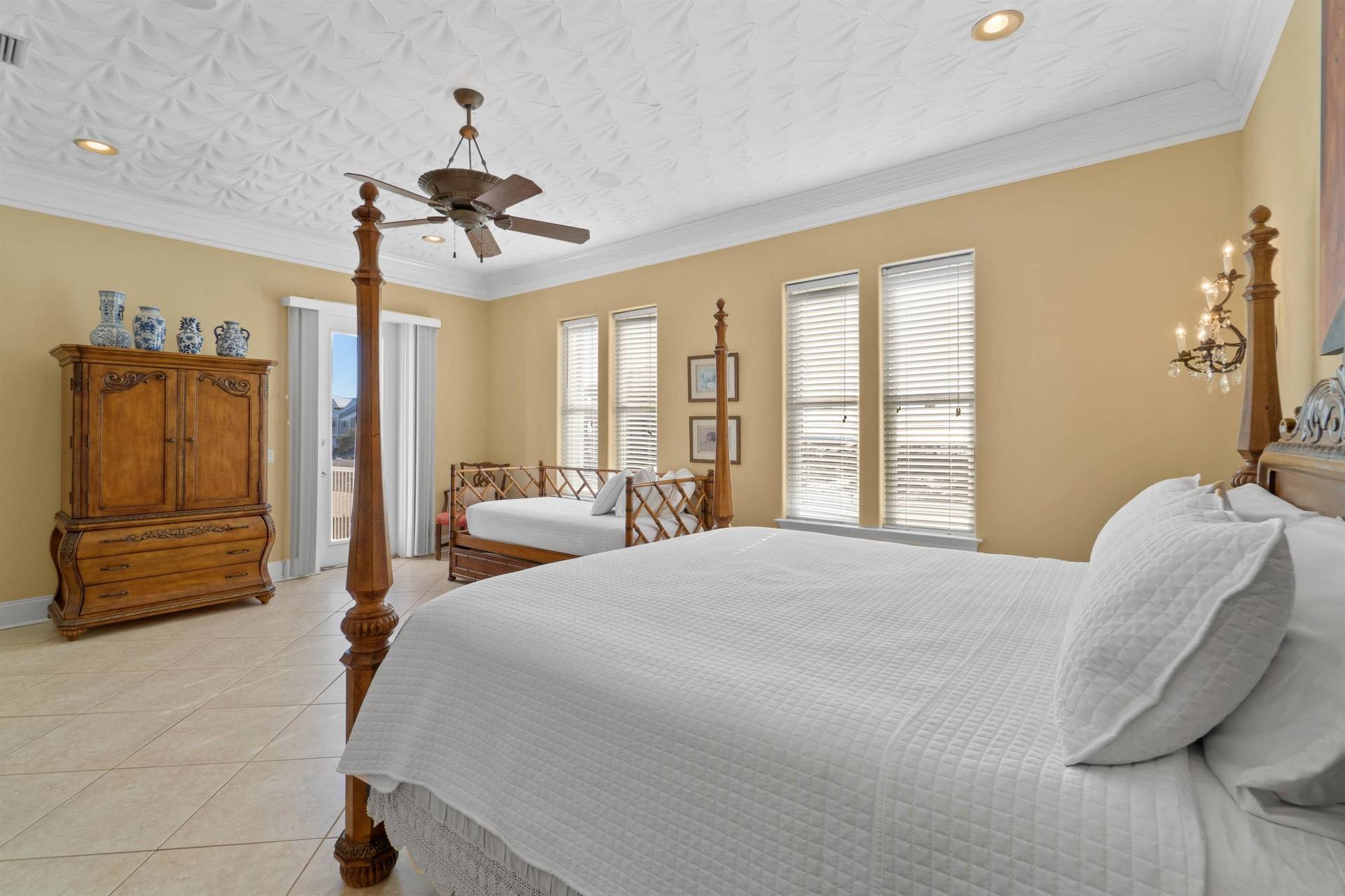 Master Bedroom King  Daybed
