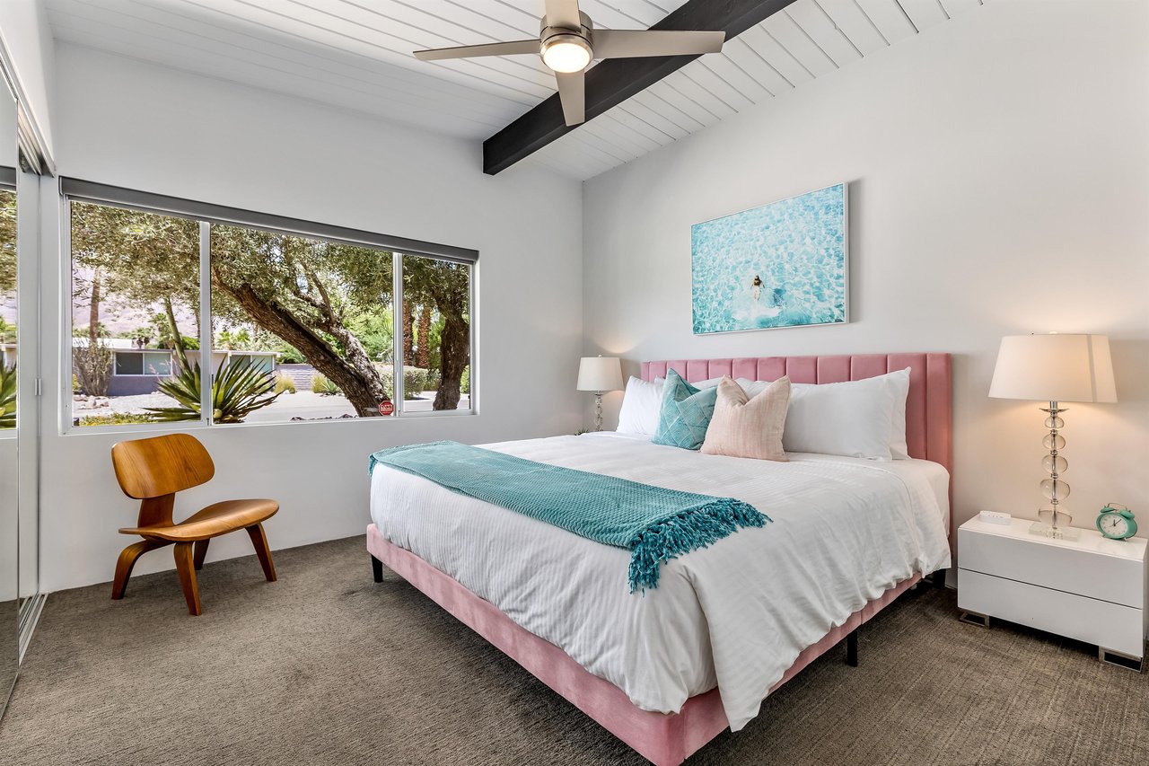 King size bed