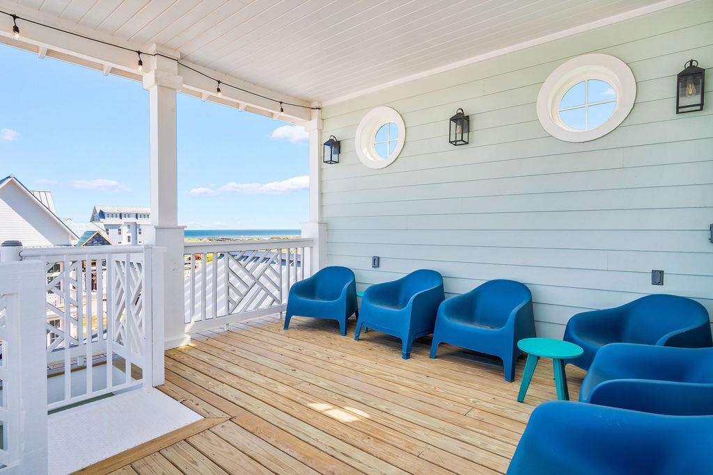 Viewing Balcony, 3rd Floor