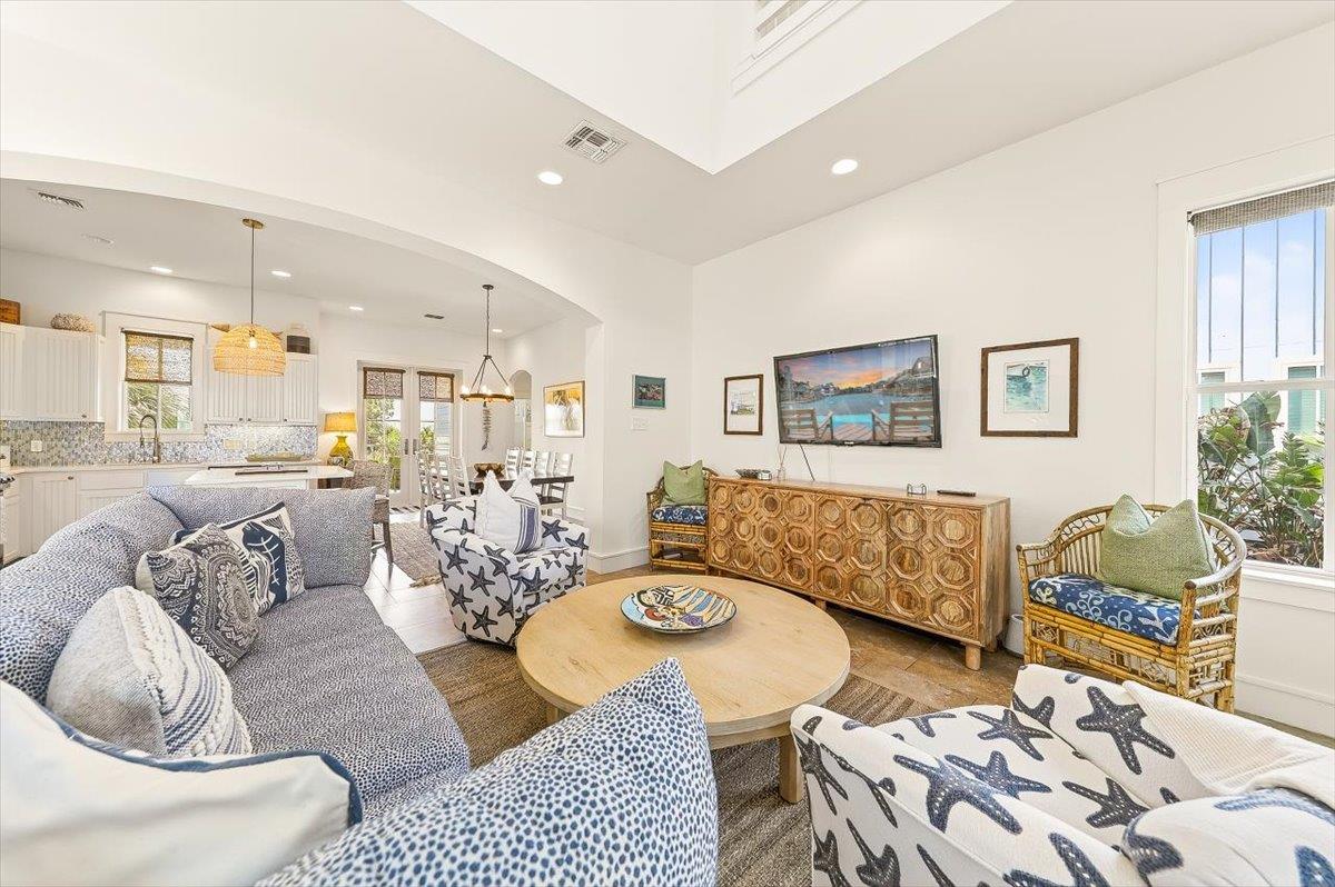 1st Floor, Living Room