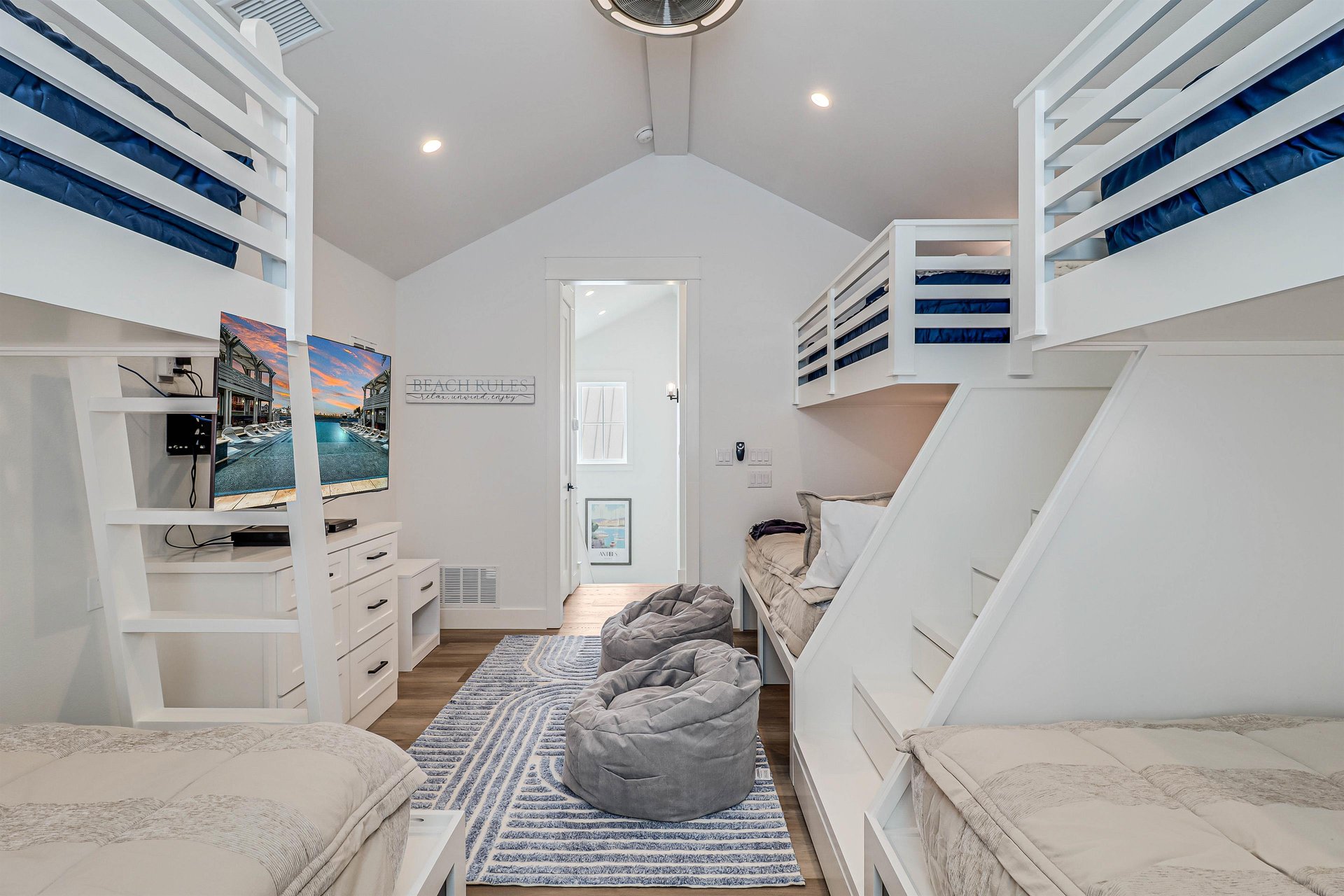 Bunk Room, 3rd Floor