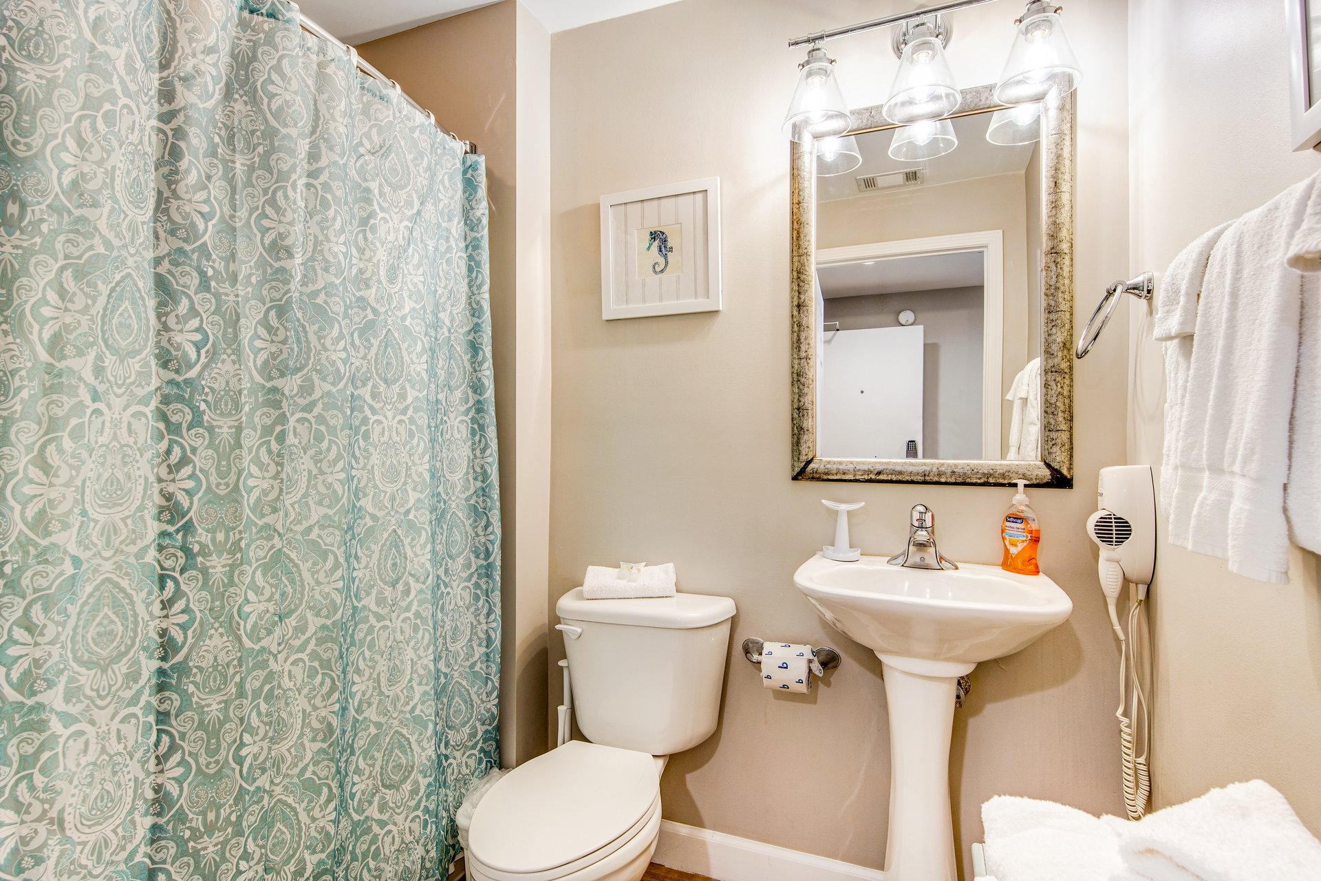 Splash Resort 1101W 25