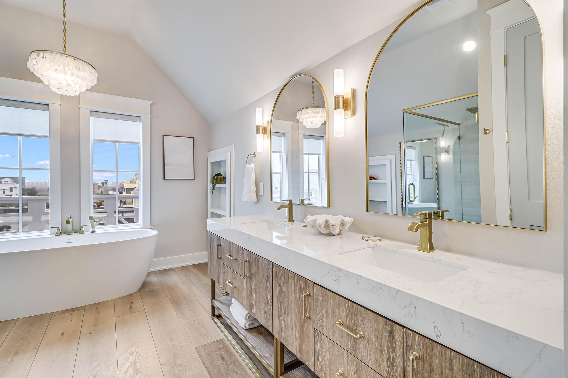 Primary King Bathroom, 3rd Floor