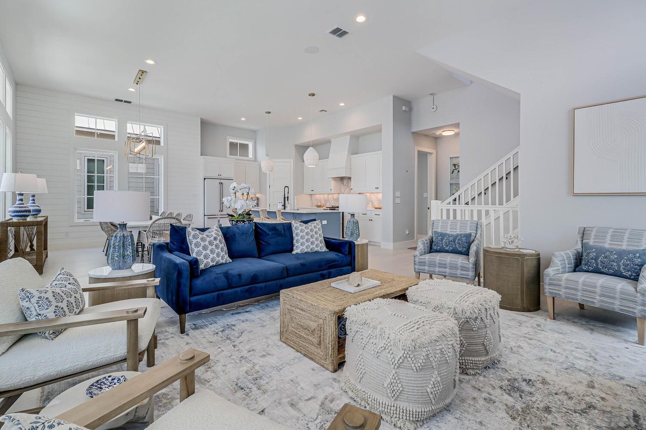 Main Living Area, 2nd Floor