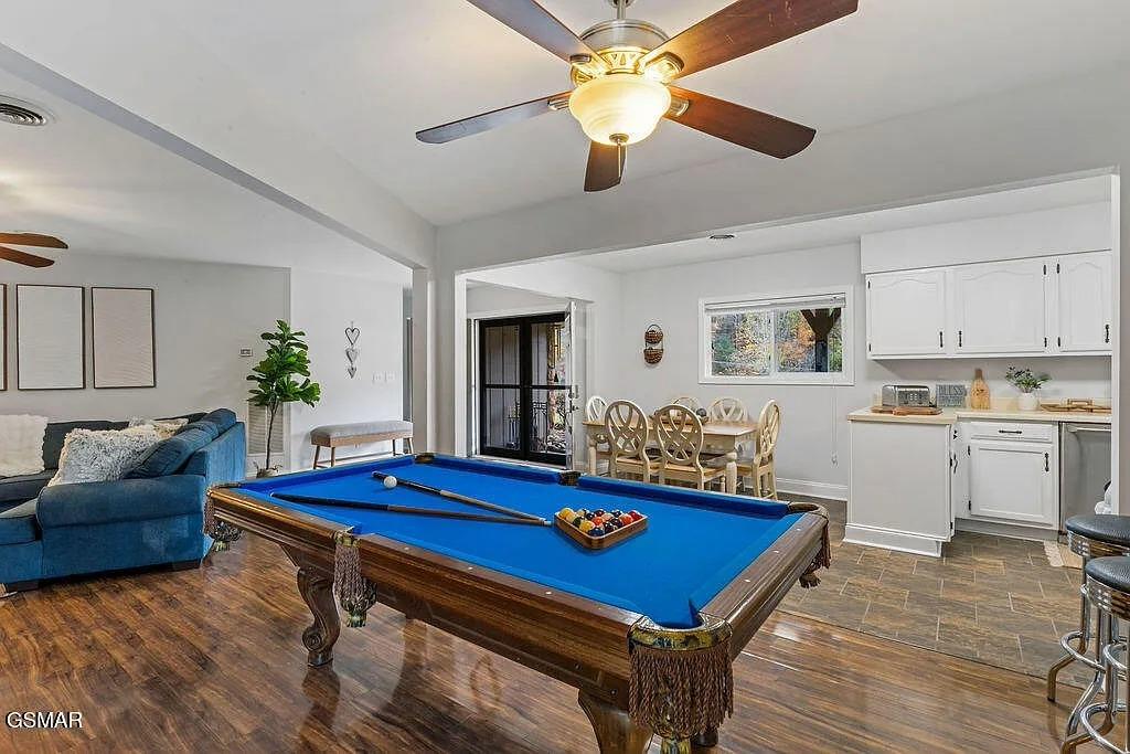 Challenge your friends to a game on your private pool table in this spacious entertainment area with full kitchen.