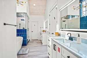 Primary King Bathroom, 3rd Floor