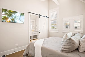 King Bedroom, 2nd Floor