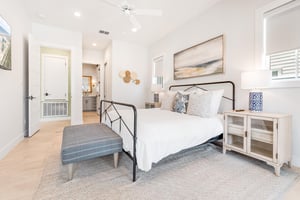 1st Floor, Front King Suite