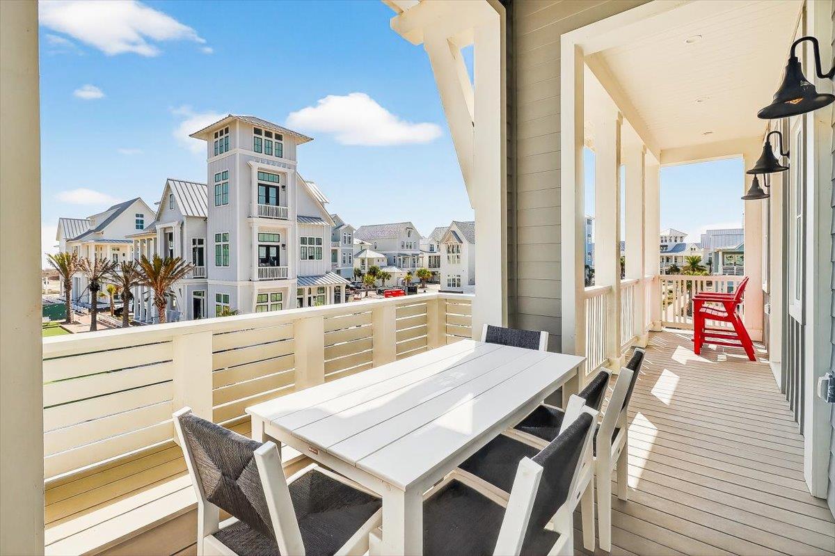 Wrap Balcony, 2nd Floor