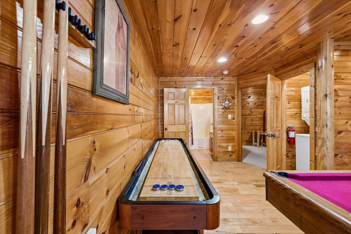 43Recreation Room