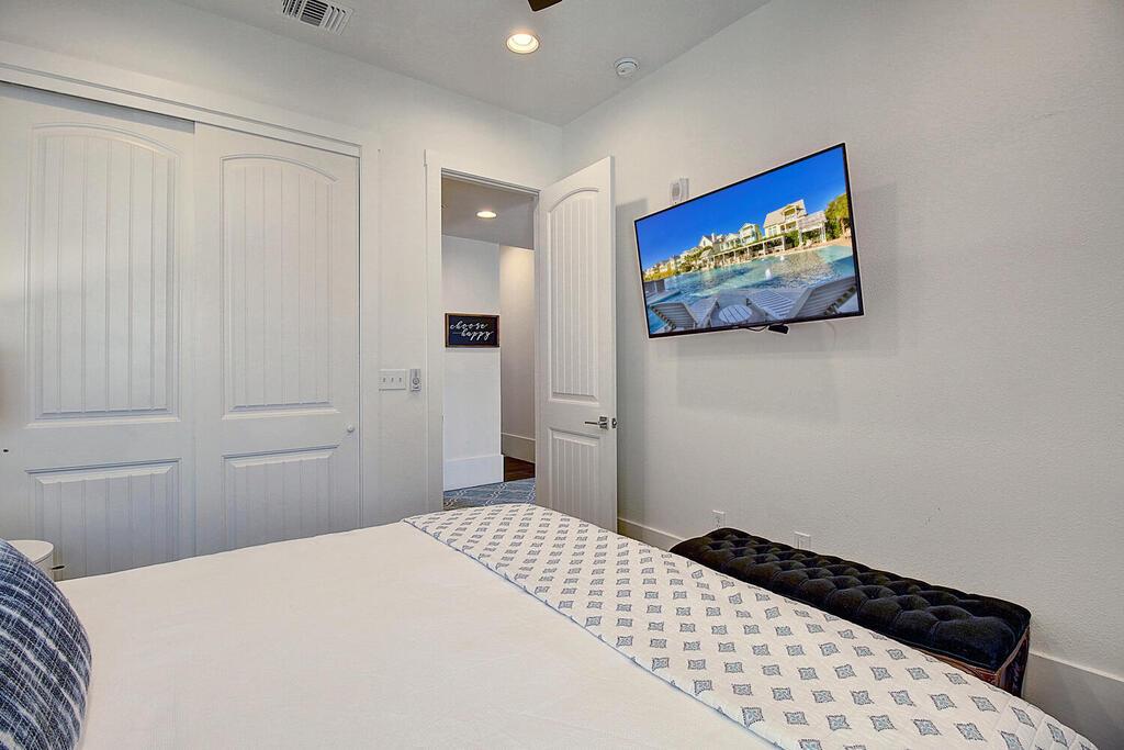 Second King Bedroom, 2nd Floor