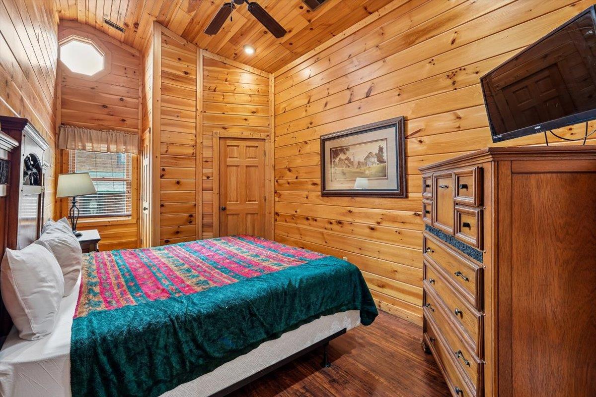 31Bedroom