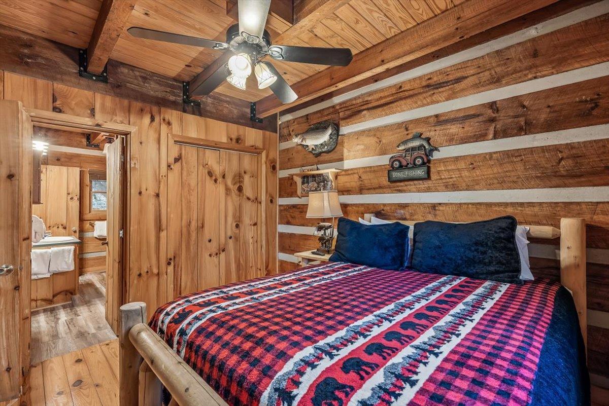 30Primary Bedroom
