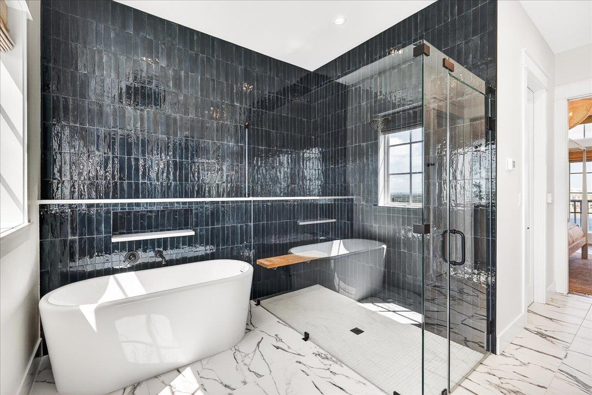 Primary King Ensuite, 3rd Floor