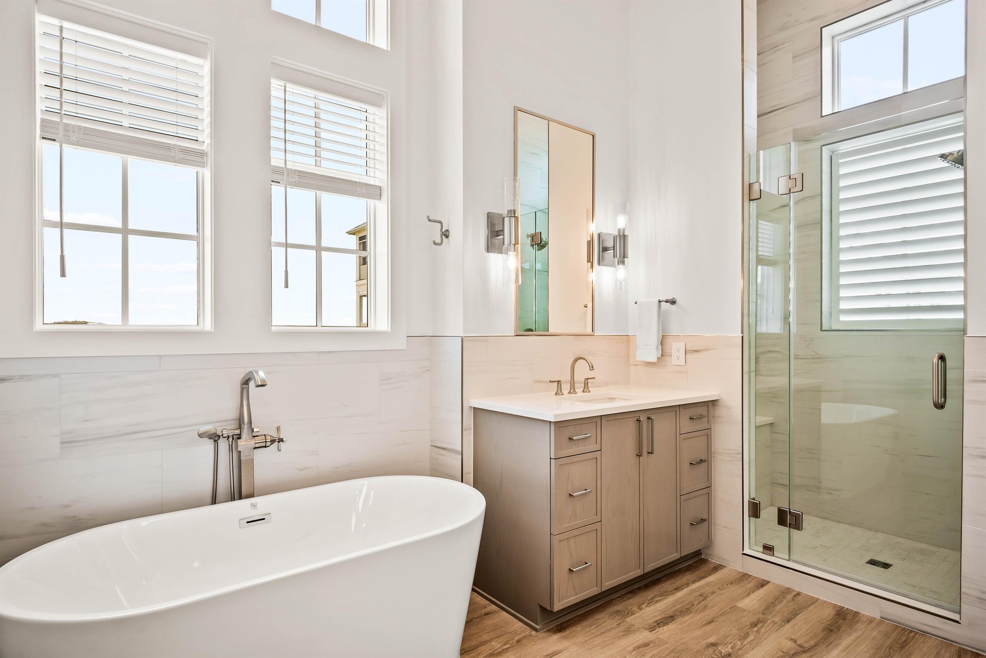 King Suite Bathroom, 2nd Floor