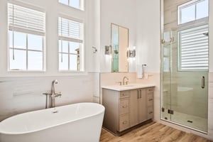 King Suite Bathroom, 2nd Floor