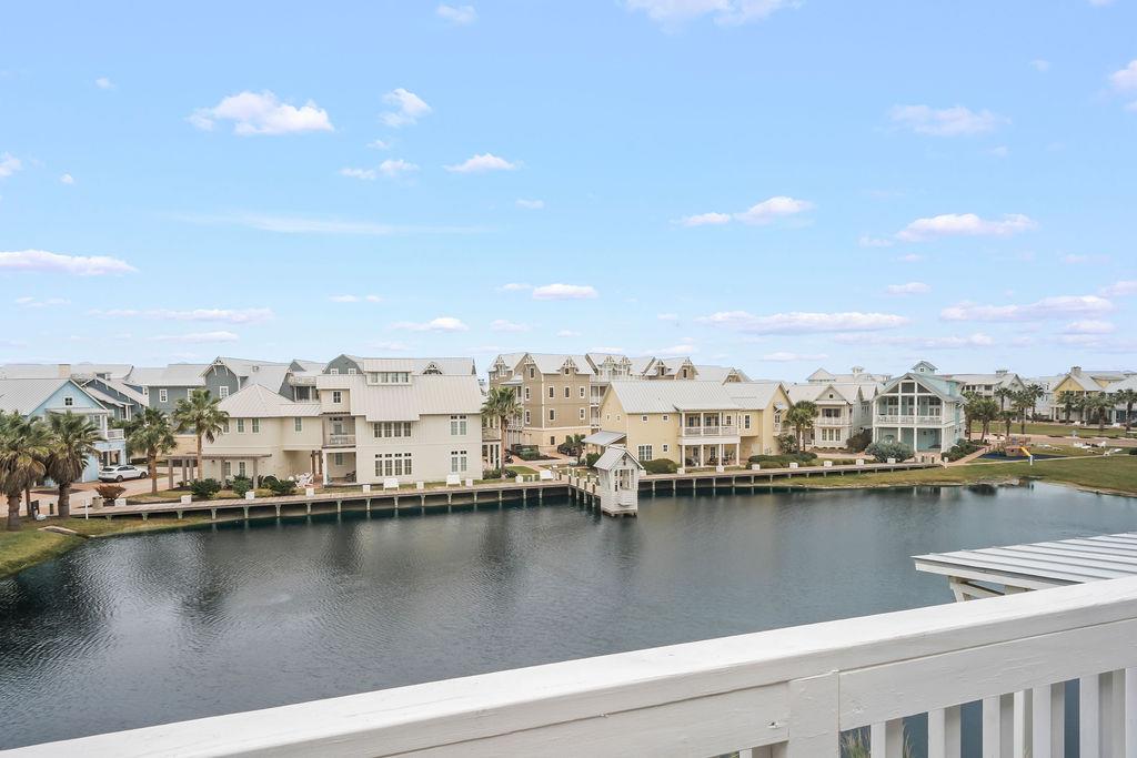Queen Balcony View , 3rd Floor