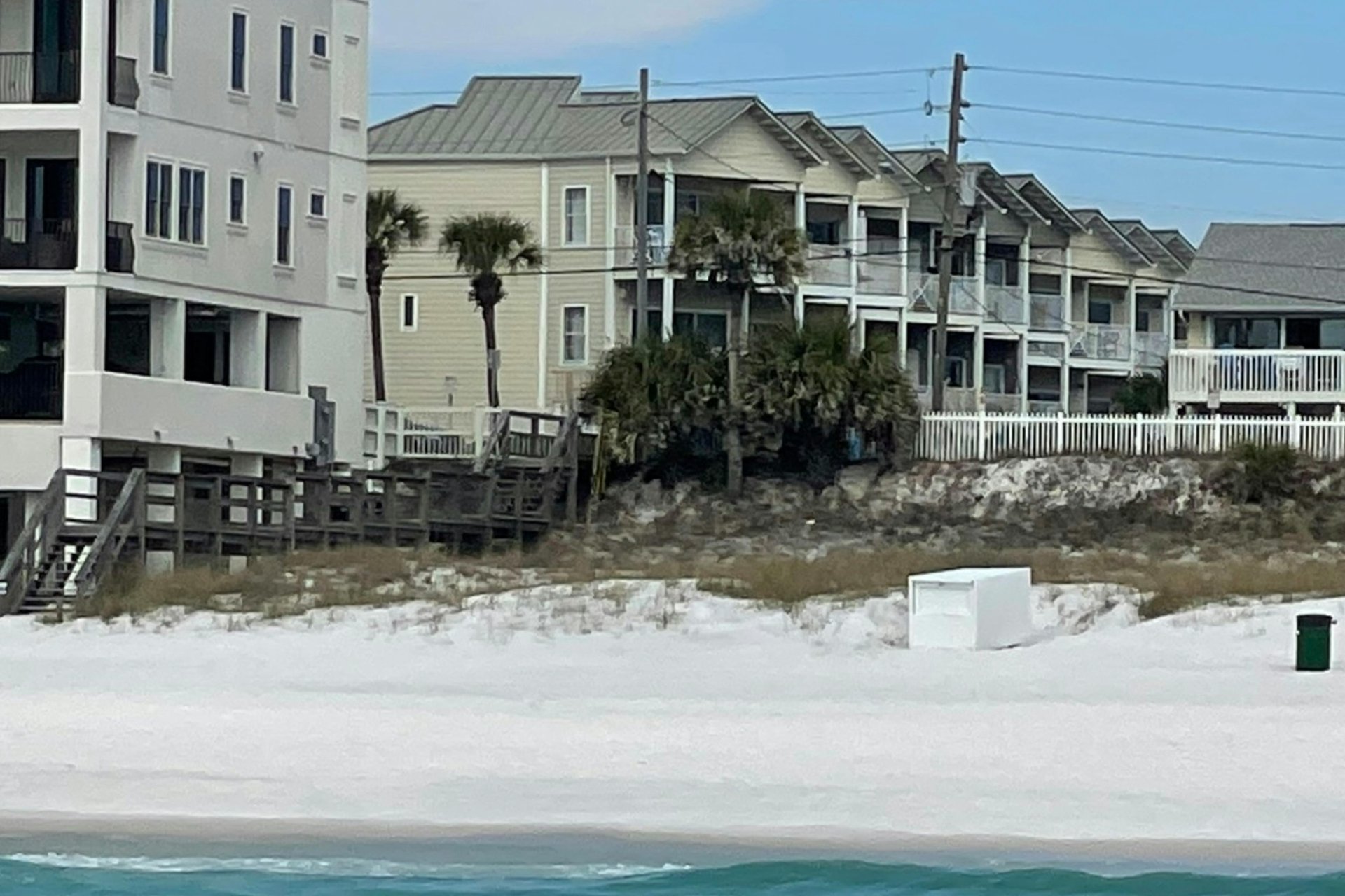 6528639.jpg