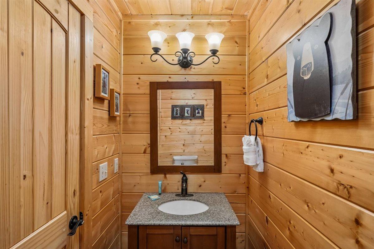053Powder Room