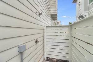 Outdoor Shower Nook