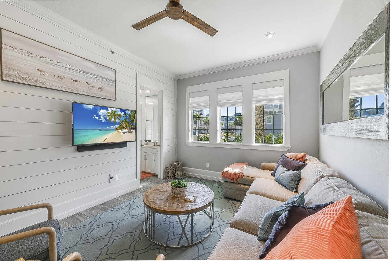 1st Floor, Living Room