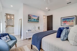 King Bedroom, 1st Floor