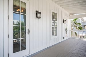 2nd Floor, Queen Balcony