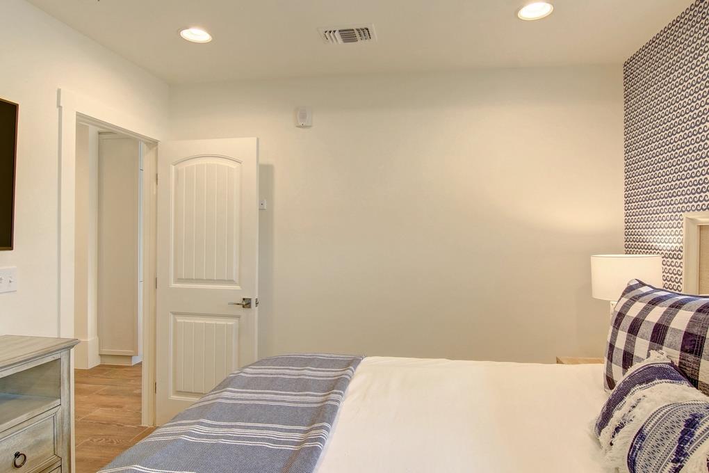 King Bedroom, 3rd floor