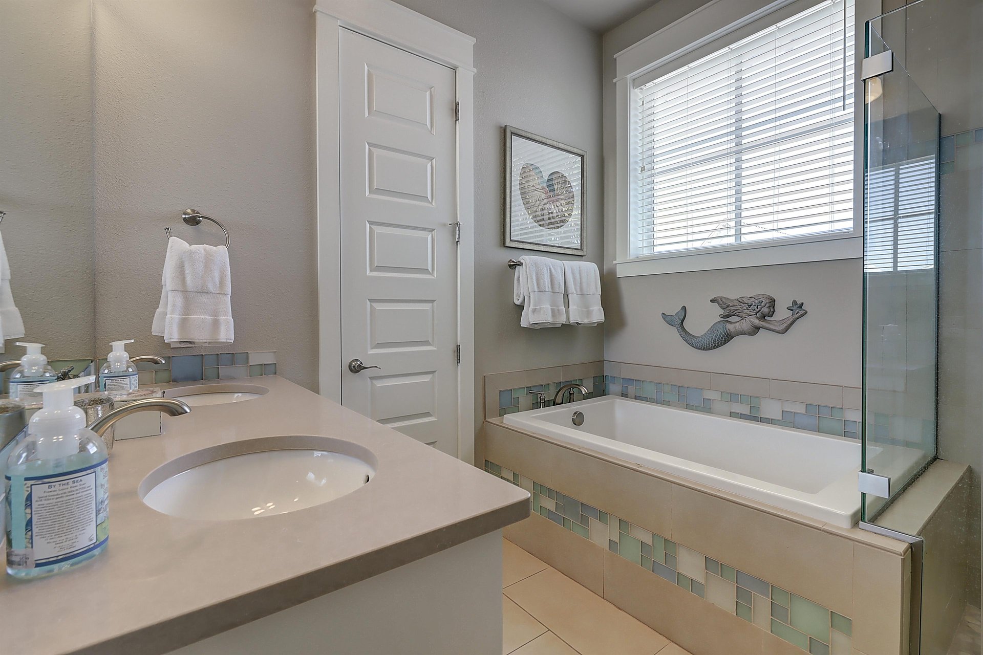 Primary King Bathroom, 2nd Floor