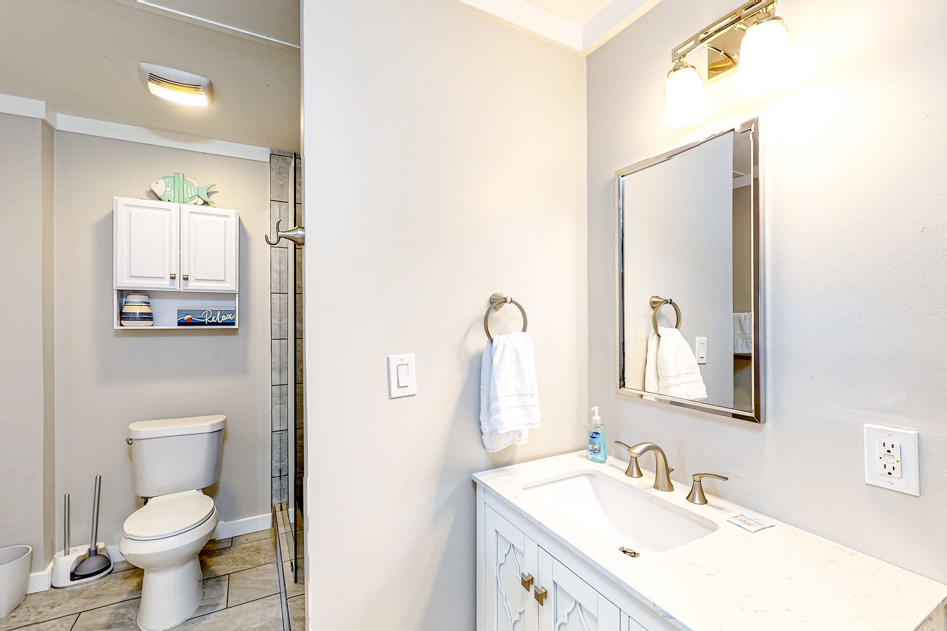 Flood Reef Retreat  Queen Conch Suite 9