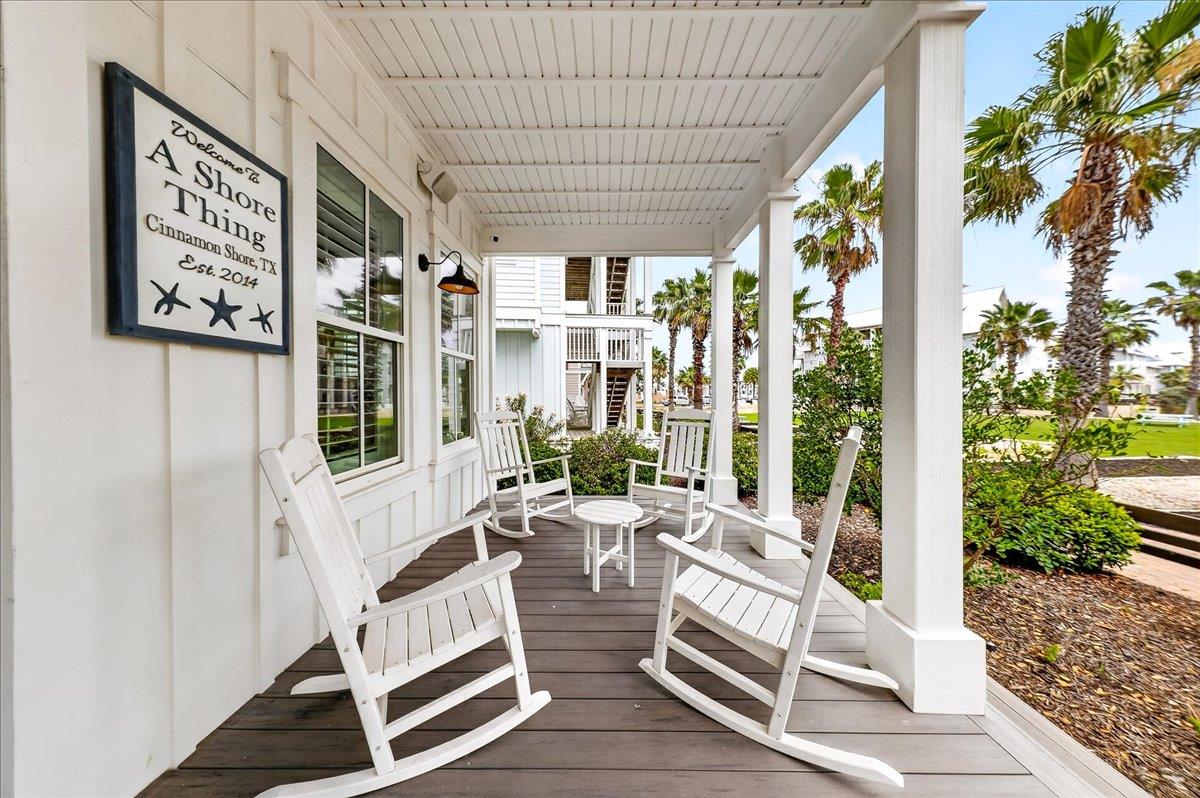 1st Floor, Front Porch