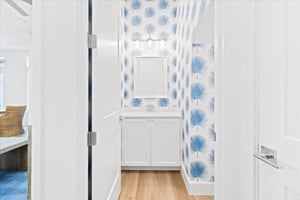 Powder Room, 1st Floor