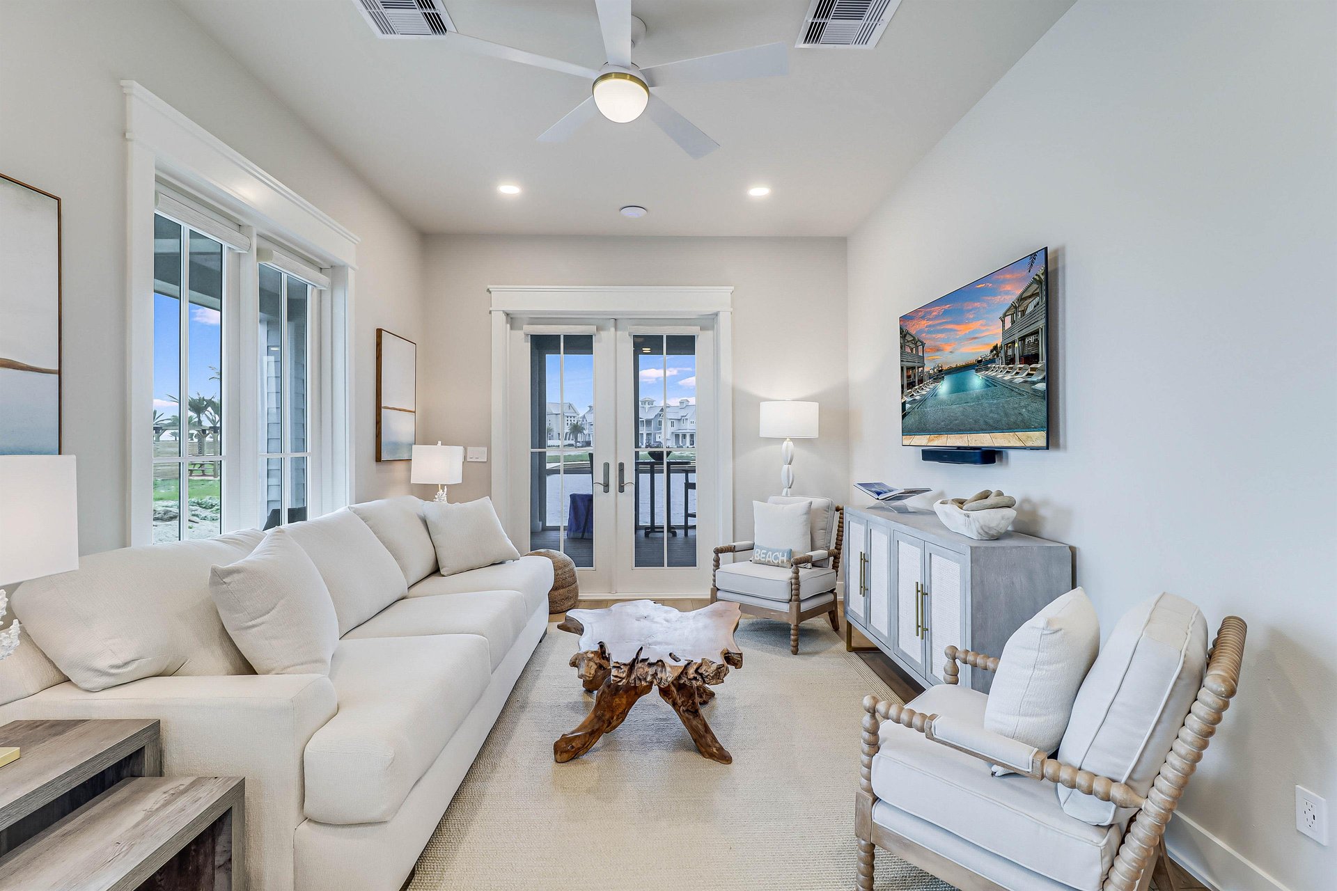 Second Living Room, 1st Floor