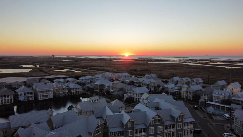 5f3eefa1fea044a1b0cc2de156db12cflarge_best sunset