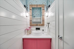 Powder Room, 1st Floor