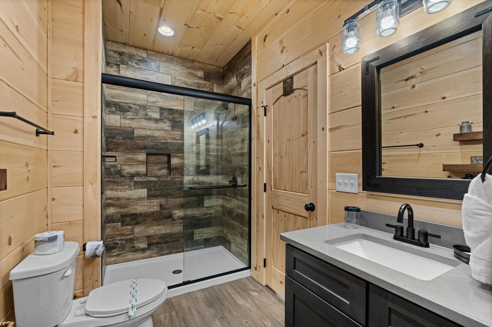 rockytoplodge16