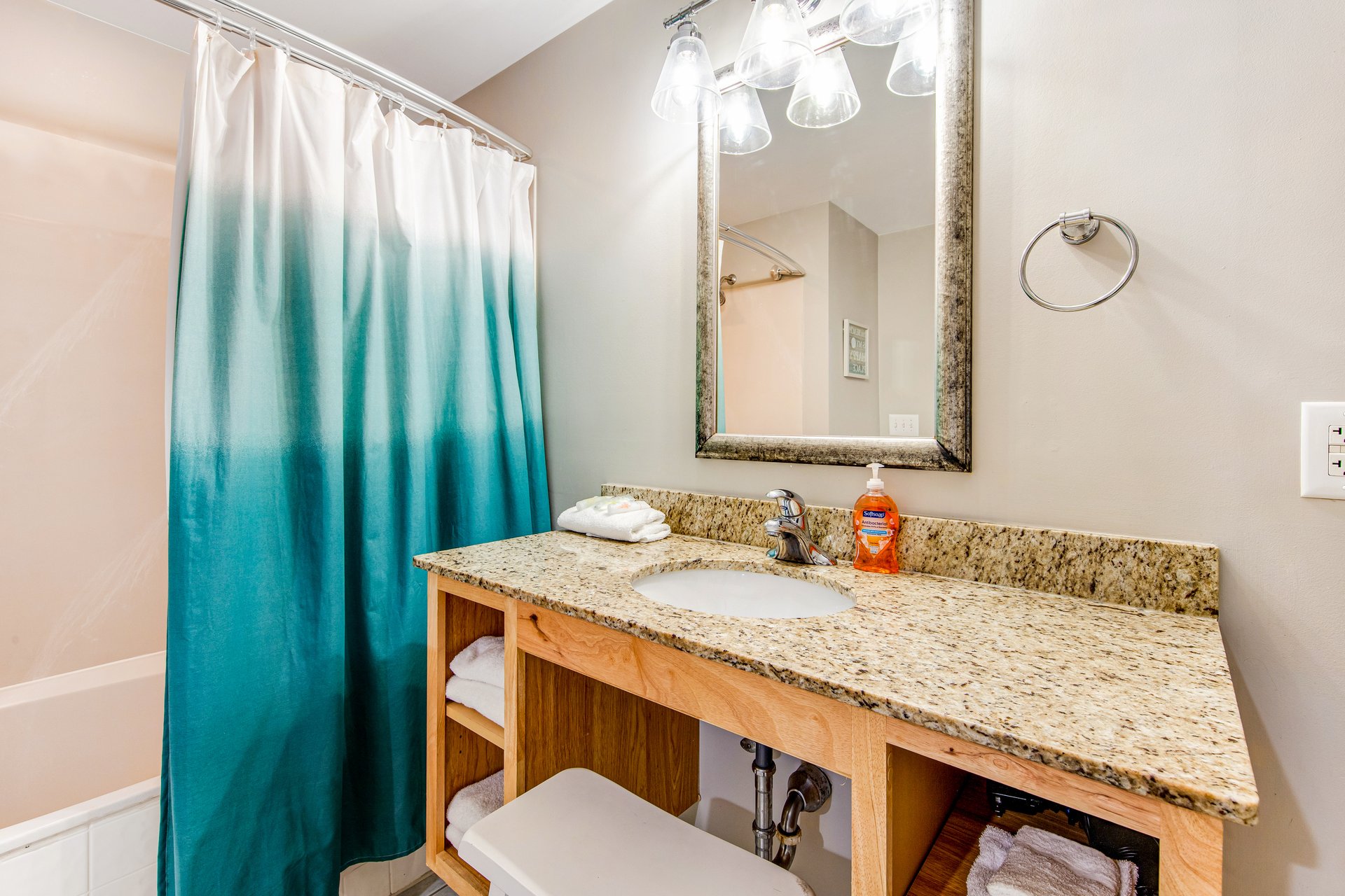 Splash Resort 1101W 31