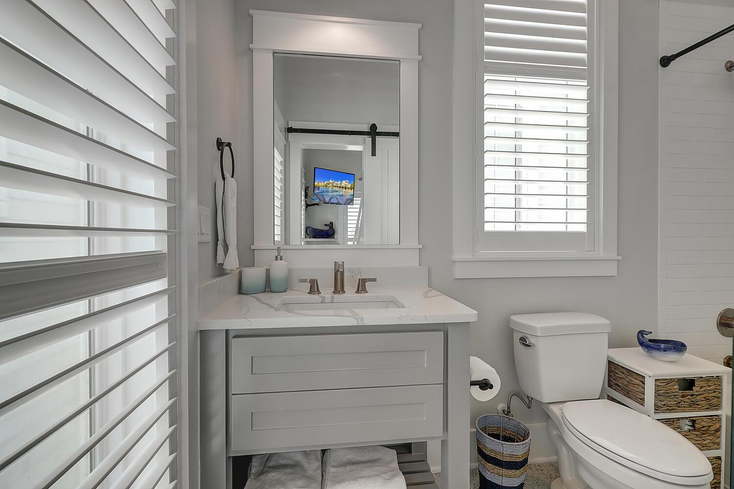 2nd Floor TwinQueen Bunk Room