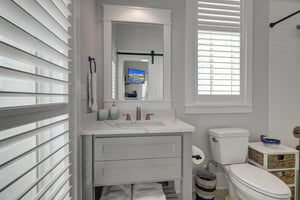 2nd Floor TwinQueen Bunk Room